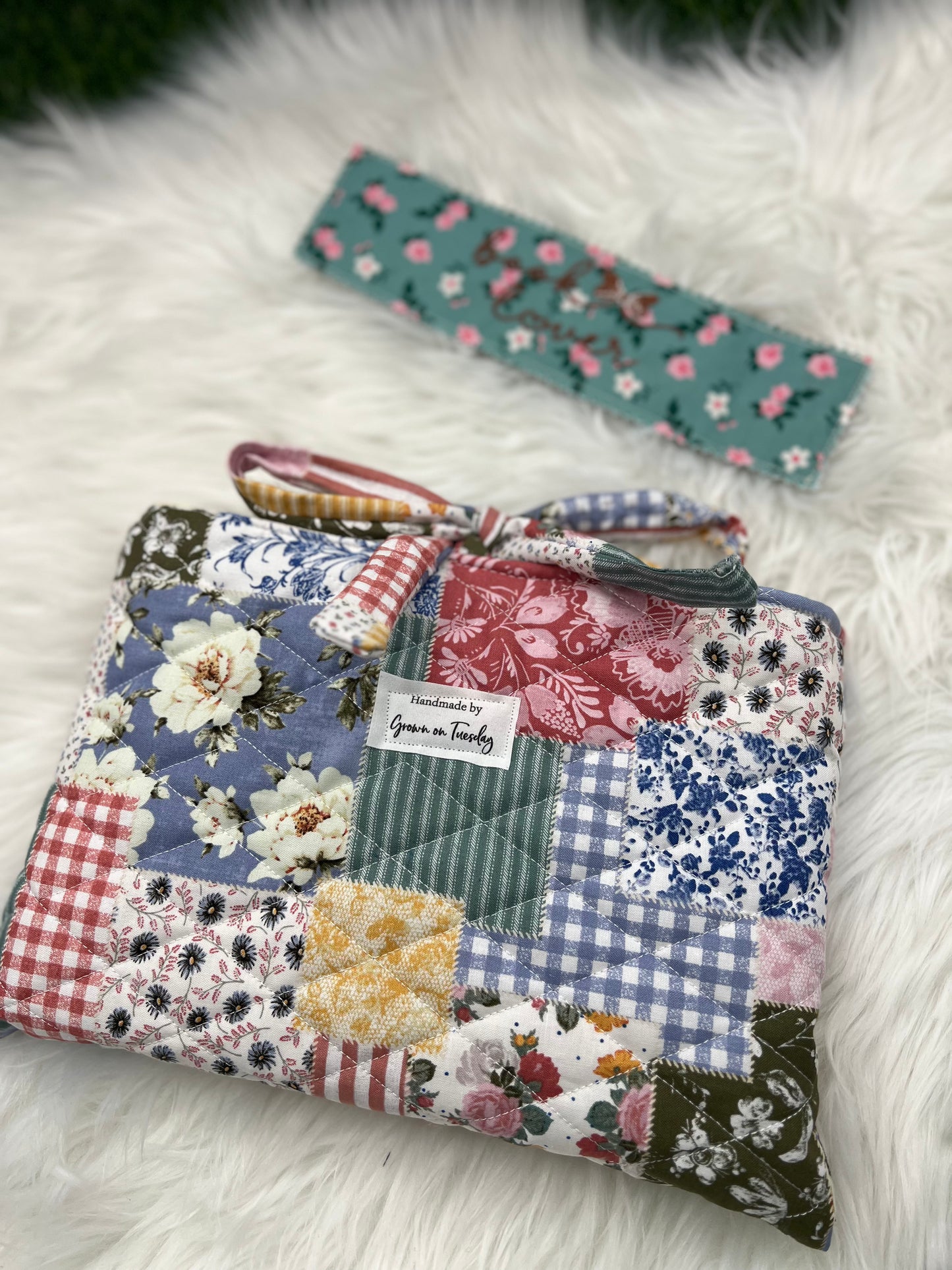 Multi designed Book Sleeve with Bow