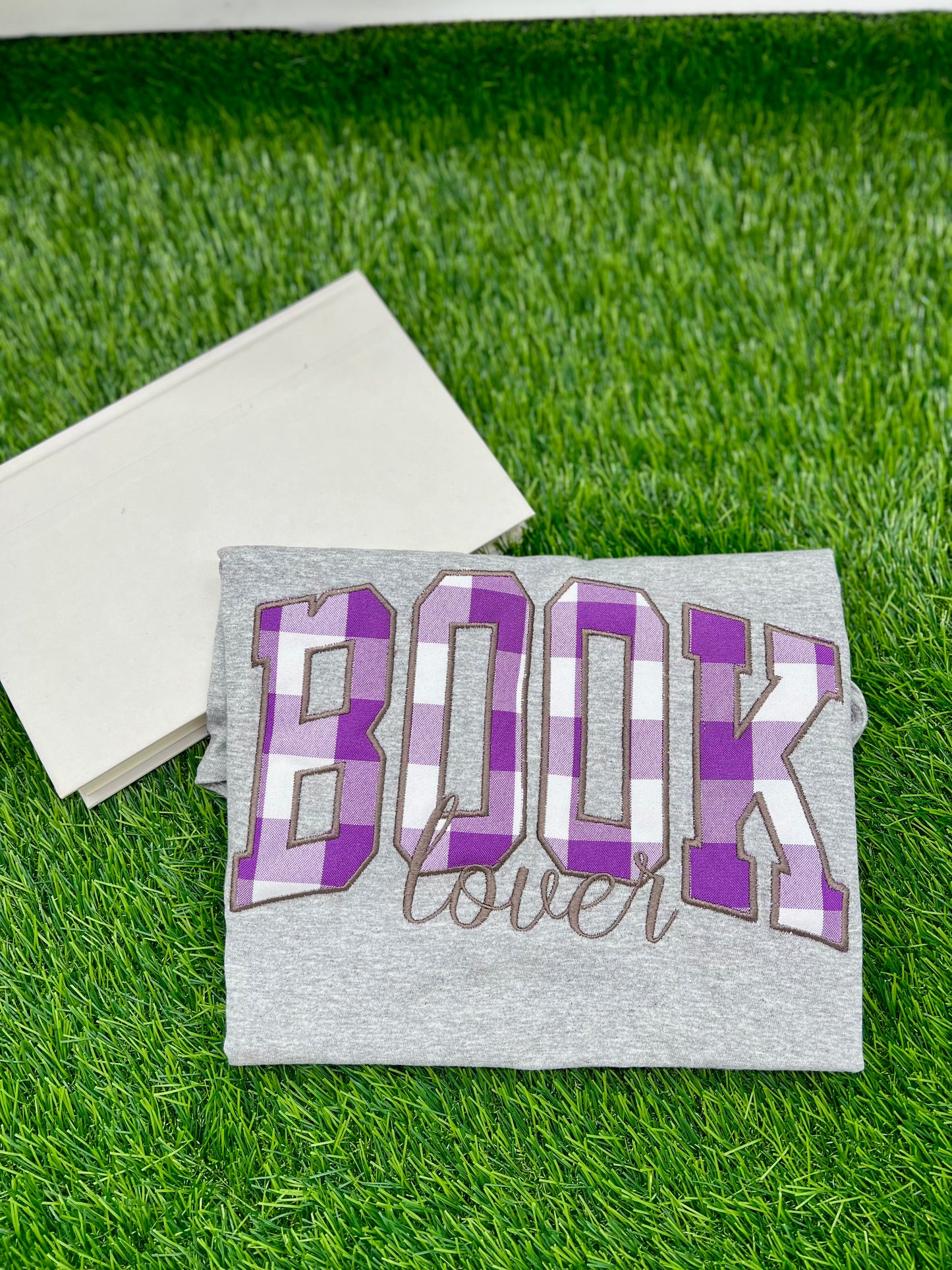 Book Lover Embroidery T-shirt